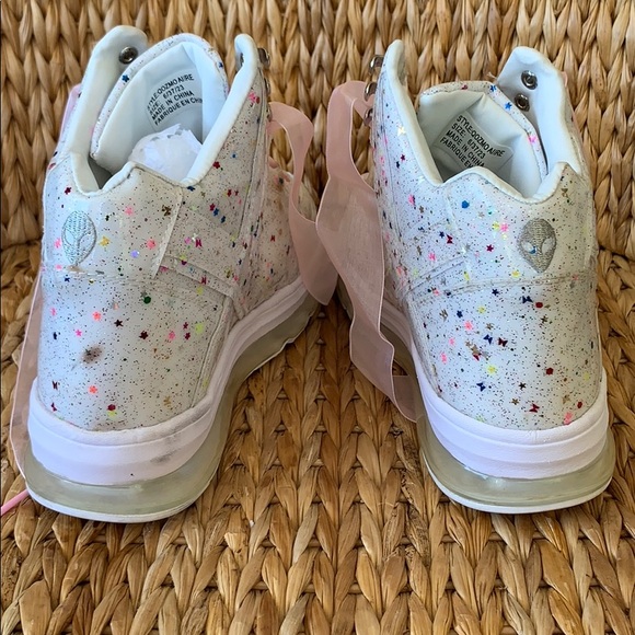 💕Sold💕New YRU Confetti Qozmo Aiire Sneakers 6M - Picture 4 of 8